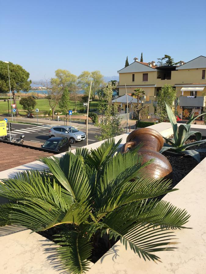 Hotel Margherita Meuble Sirmione Exterior photo
